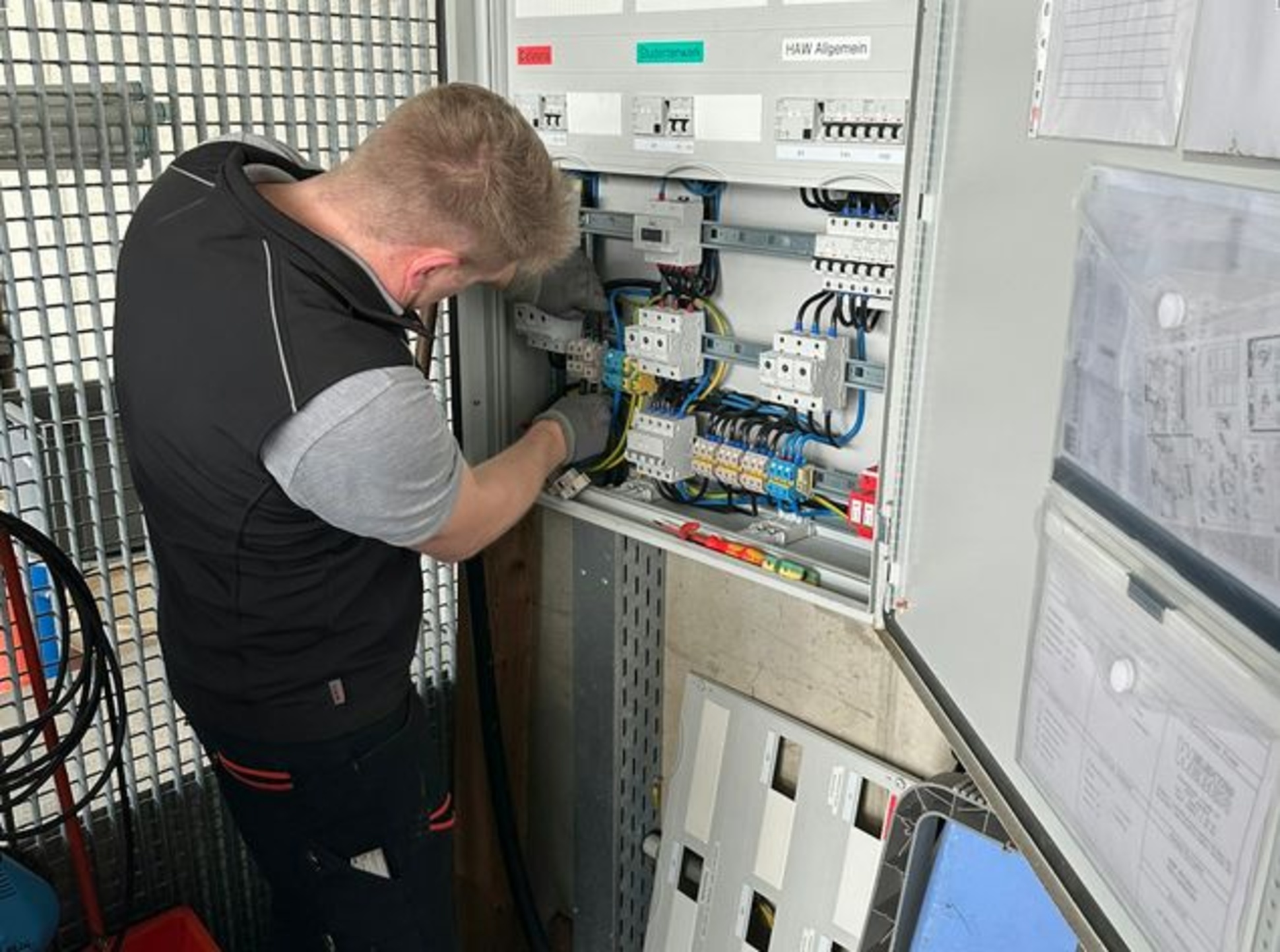 Elektroniker für Energie- und Gebäudetechnik (m/w/d) bei Elektro- & Informationstechnik Kaudel GmbH in Moosbach
